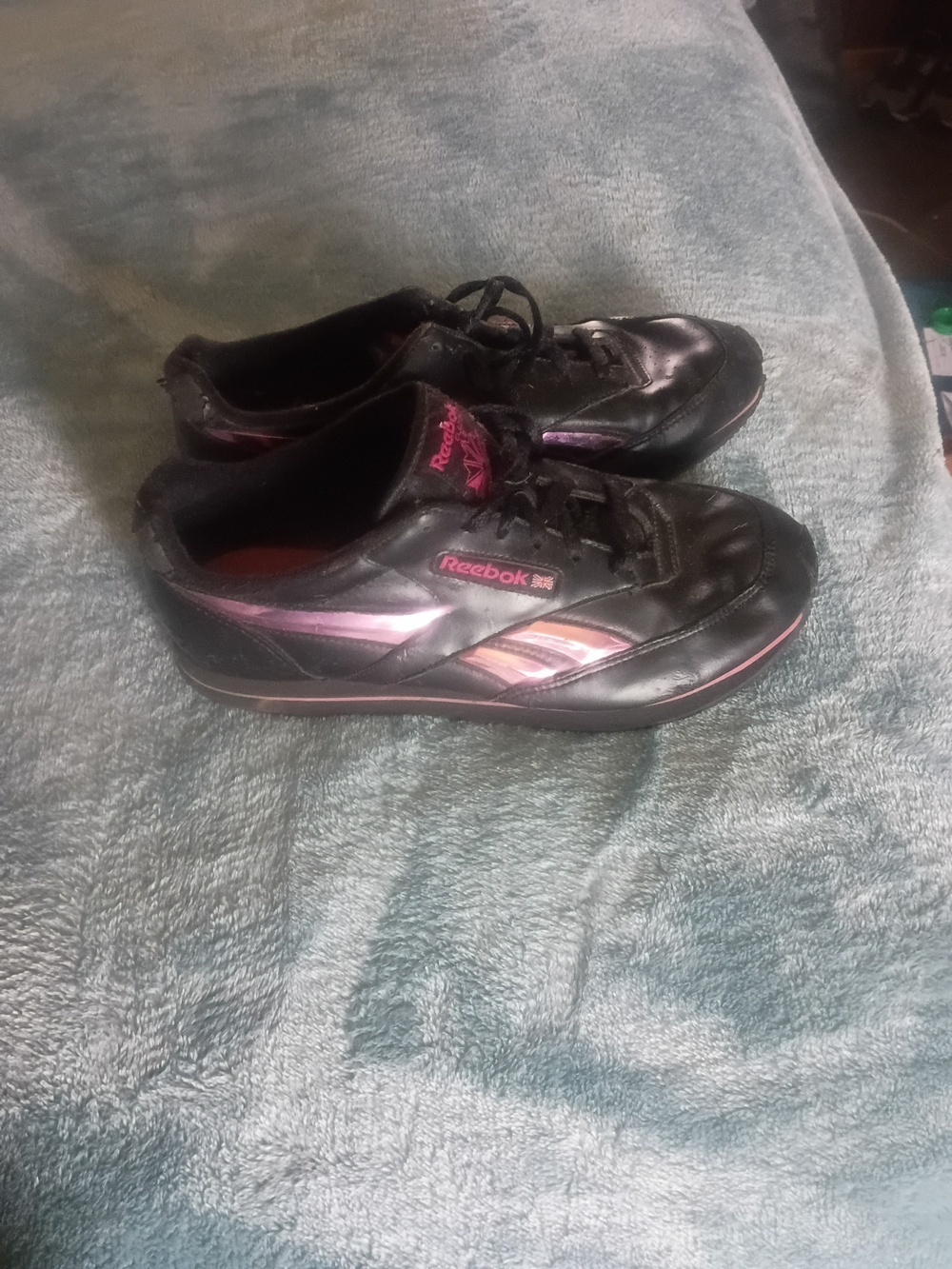 Reebok Womens Black and Pink Athletic Sneakers